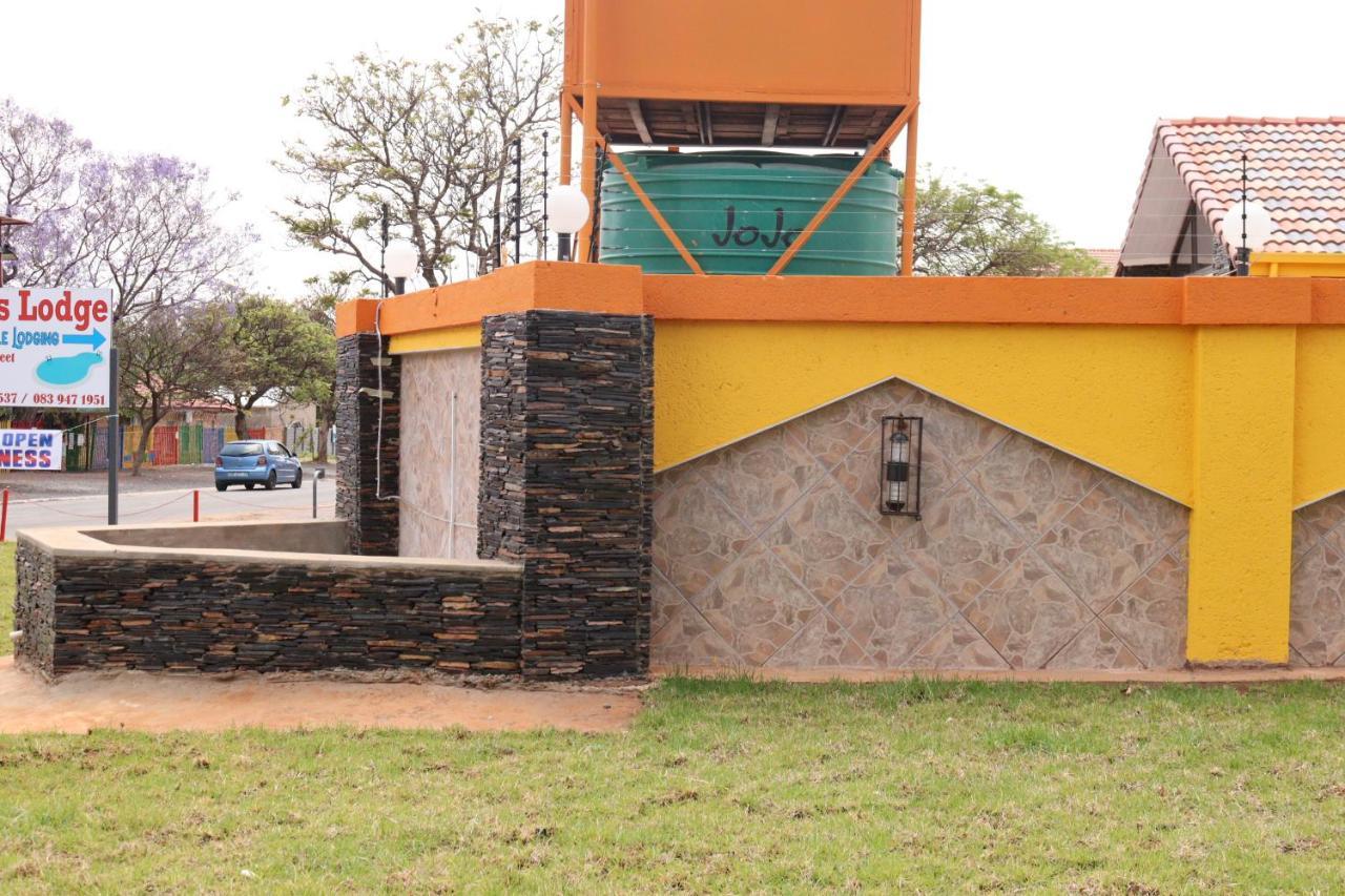 Princess Lodge Rustenburg Buitenkant foto